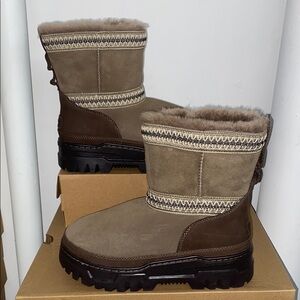 UGG CLASSIC MINI TRAILGAZER